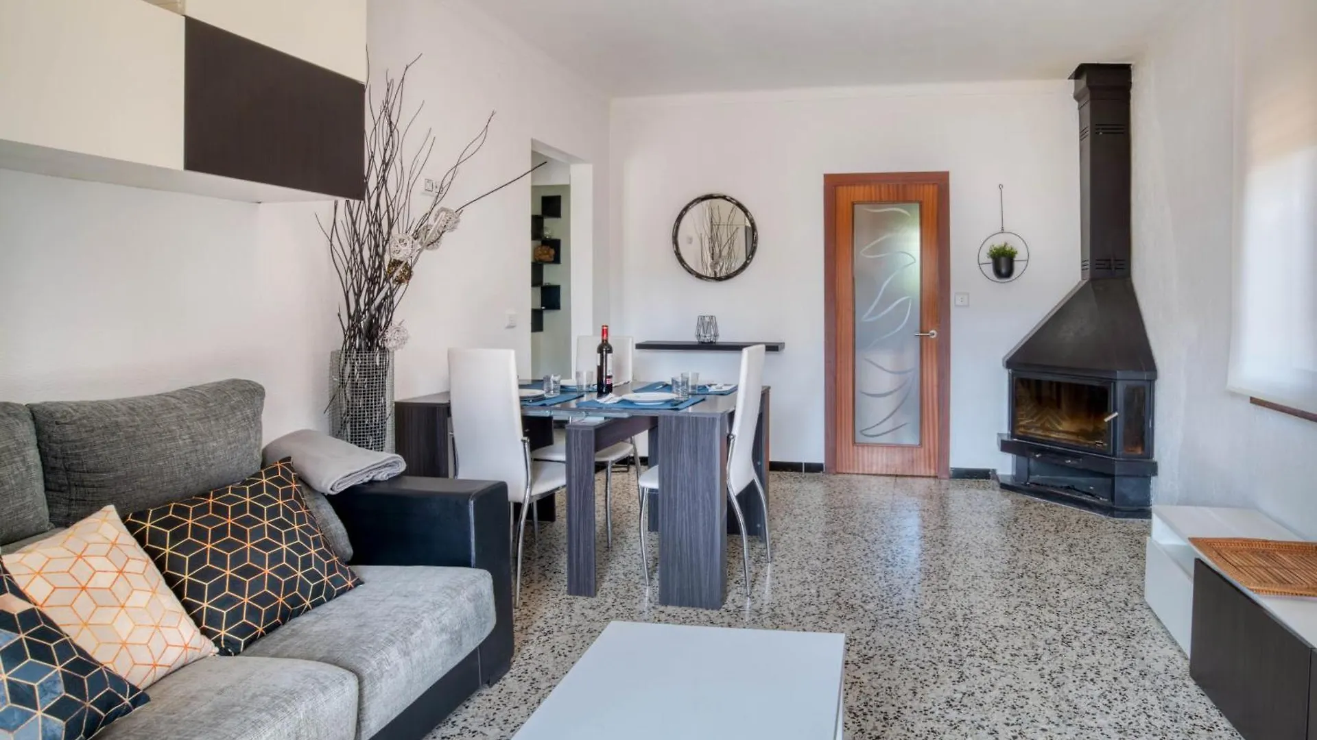 Lluisa Villa L' Escala 0*,